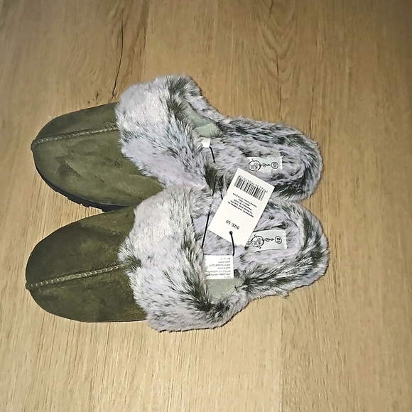 NWT Soul Mates Open Heel Olive Green Slipper w Faux Fur. Size 10 - Picture 1 of 9